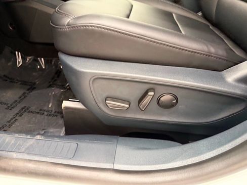 New 2025 Ford Maverick Lariat w/ Black Appearance Package image 13