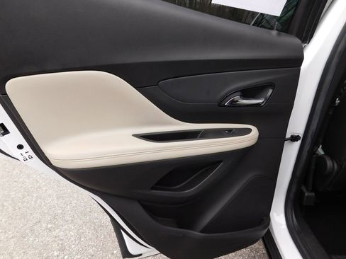 Used 2021 Buick Encore Preferred w/ Safety Package image 7