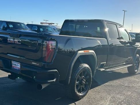 Used 2024 GMC Sierra 2500 AT4 w/ AT4 Premium Plus Package image 3