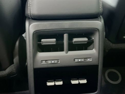 New 2026 Porsche Macan Turbo Electric AWD/4WD image 27