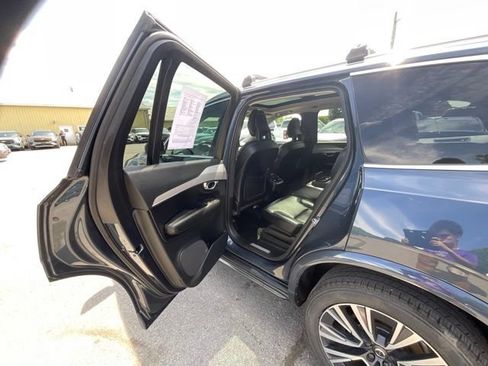 Used 2022 Volvo XC90 T5 Momentum w/ Climate Package AWD/4WD image 13