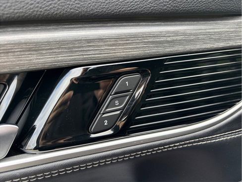 Used 2024 Jeep Wagoneer Series II w/ Flexible Seating Group image 26