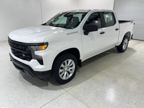 Used 2023 Chevrolet Silverado 1500 W/T w/ Trailering Package AWD/4WD image 1