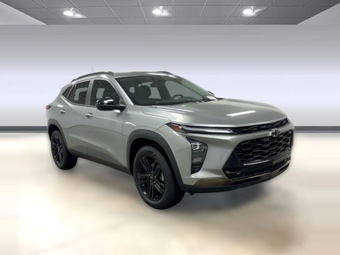 Used 2024 Chevrolet Trax ACTIV w/ Driver Confidence Package image 6