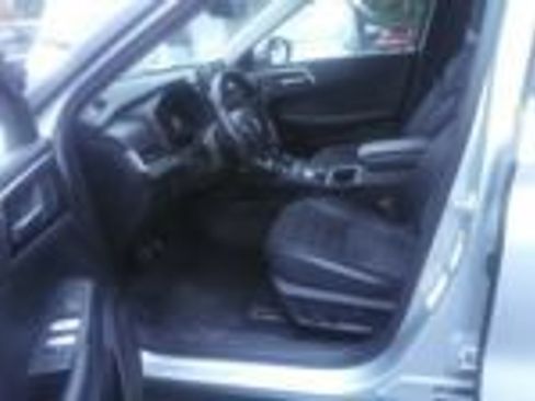 Used 2024 Mitsubishi Outlander SE FWD image 6