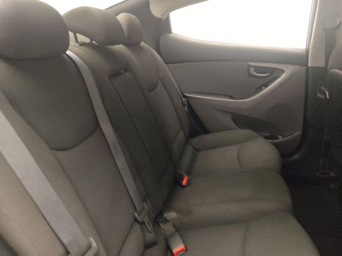 Used 2016 Hyundai Elantra SE w/ Option Group 02 FWD image 19