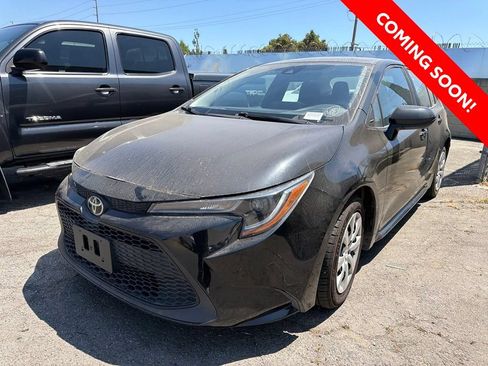 Used 2022 Toyota Corolla LE FWD image 3