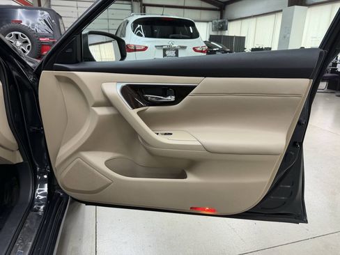 Used 2015 Nissan Altima 2.5 SL w/ Technology Package FWD image 16