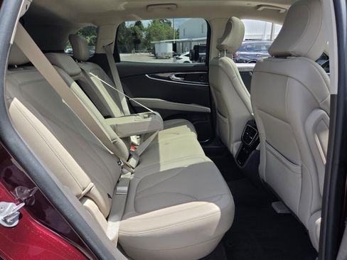 Used 2021 Lincoln Nautilus Reserve FWD image 15