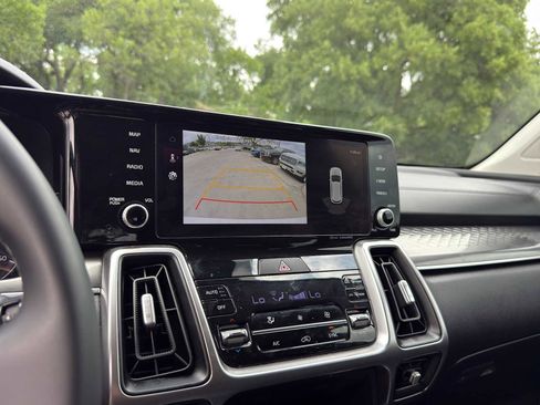 Certified 2023 Kia Sorento S FWD image 13