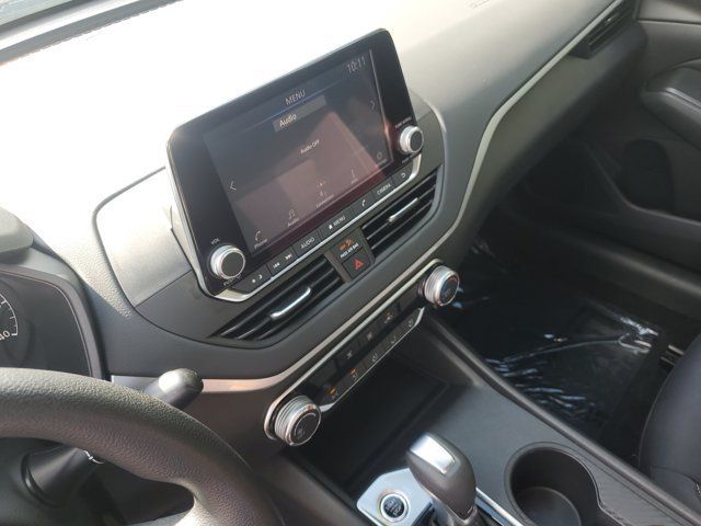 Used 2025 Nissan Altima 2.5 S FWD image 19
