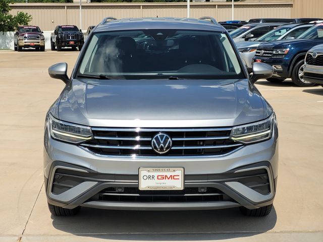 Used 2022 Volkswagen Tiguan SE FWD image 2