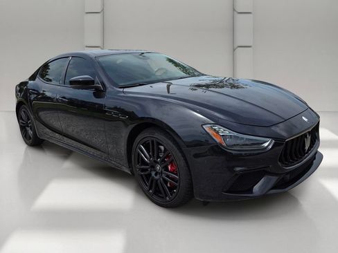 Used 2023 Maserati Ghibli Modena RWD image 2
