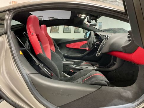 Used 2017 McLaren 570S RWD image 45