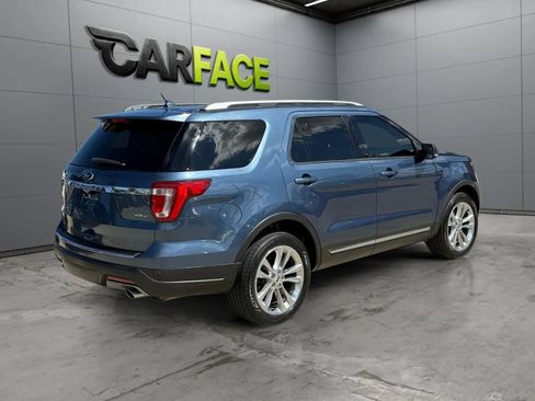 Used 2018 Ford Explorer XLT w/ Equipment Group 202A AWD/4WD image 12