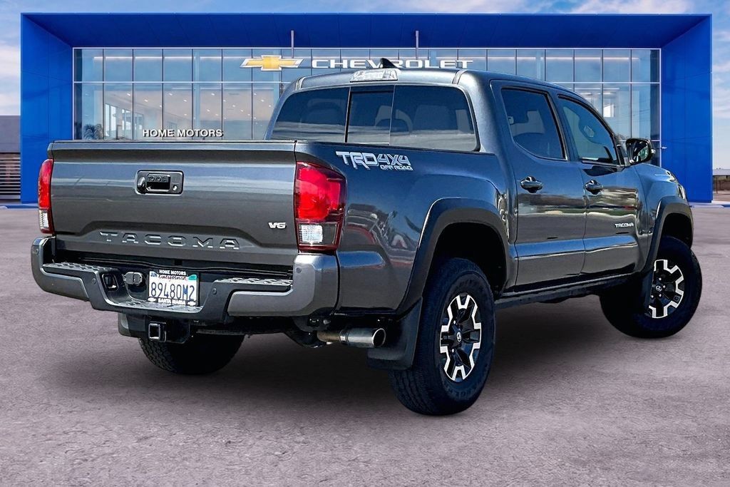 Used 2018 Toyota Tacoma TRD Off-Road w/ Technology Package AWD/4WD image 22