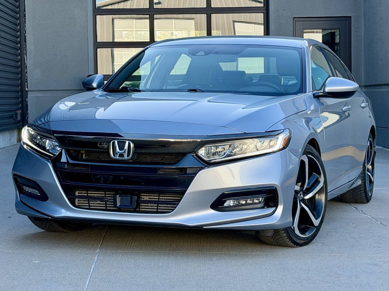 Used 2020 Honda Accord Sport image 3