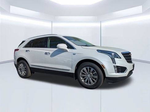 Used 2017 Cadillac XT5 Luxury w/ Driver Awareness Package AWD/4WD image 1