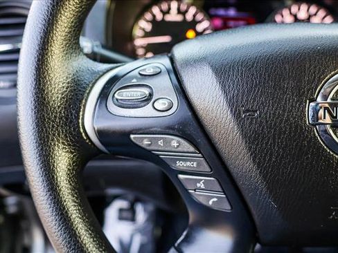 Used 2018 Nissan Pathfinder S image 13