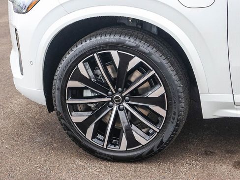 New 2026 Volvo XC90 T8 Ultra w/ Protection Package Premier image 9