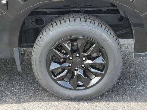 Used 2019 Chevrolet Silverado 1500 Custom w/ Custom Value Package AWD/4WD image 24