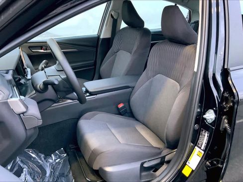 Used 2026 Toyota Camry LE image 8