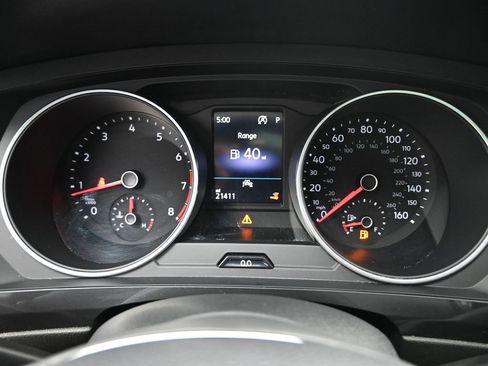 Used 2021 Volkswagen Tiguan SE R-Line image 10