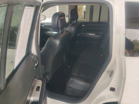 Used 2016 Jeep Compass Latitude image 13