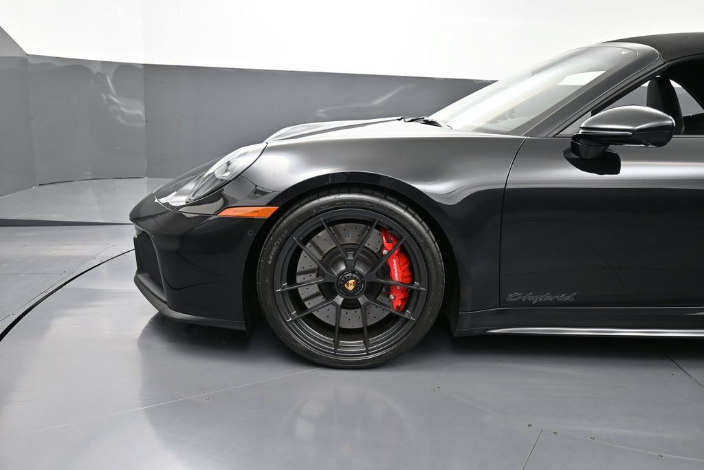 Certified 2026 Porsche 911 Carrera 4 GTS AWD/4WD image 12