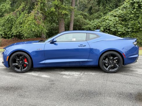 Used 2022 Chevrolet Camaro LT w/ RS Package RWD image 32