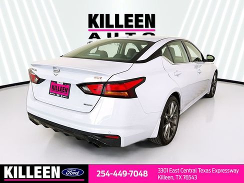 Used 2024 Nissan Altima 2.0 SR FWD image 8