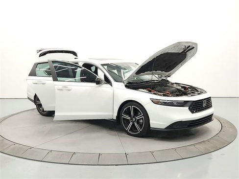 Used 2024 Honda Accord Sport image 6