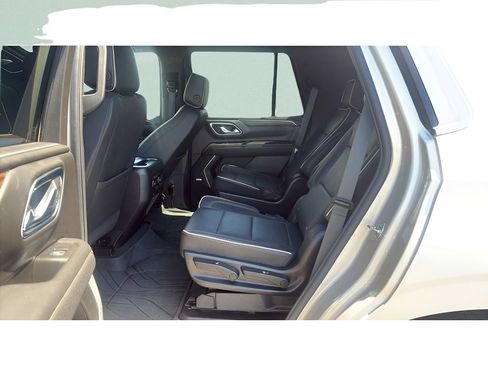Used 2023 Chevrolet Tahoe Premier AWD/4WD image 18