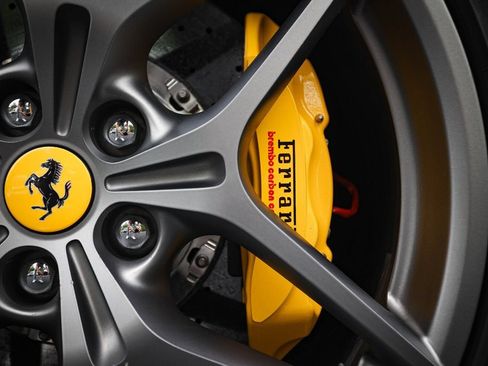 Certified 2016 Ferrari California T RWD image 17