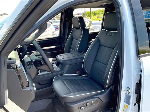 New 2025 GMC Sierra 2500 AT4X image 9