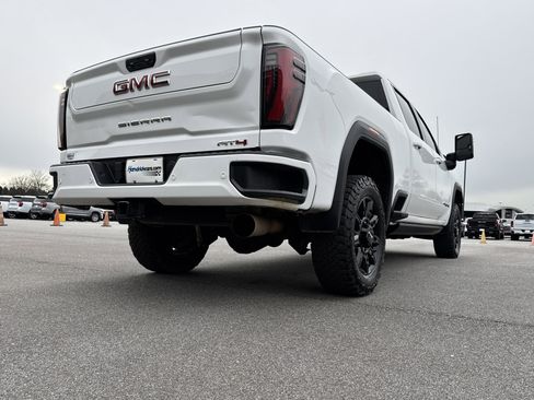 Used 2024 GMC Sierra 2500 AT4 w/ AT4 Premium Plus Package image 10