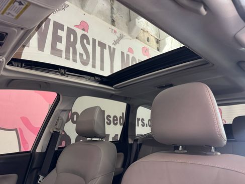 Used 2017 Subaru Forester 2.5i Limited AWD/4WD image 18