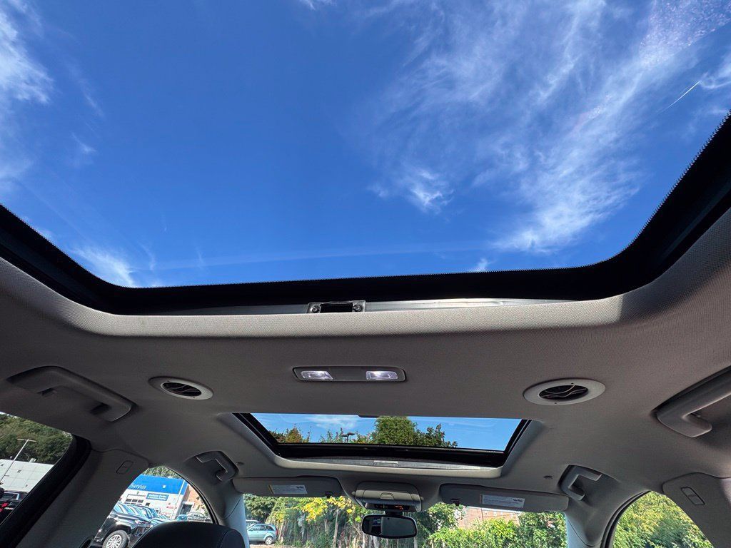 Used 2020 Buick Enclave Essence AWD/4WD image 24