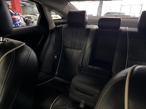 Used 2016 Jaguar XJ R-Sport image 34