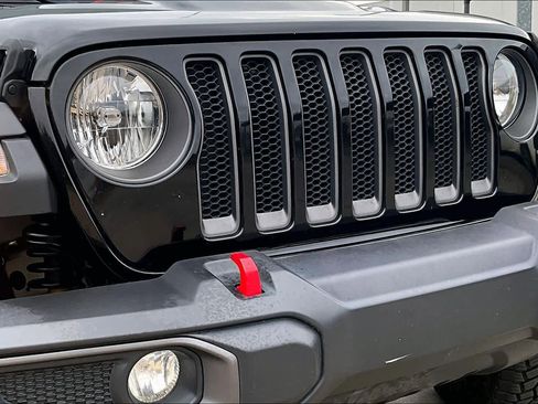 Used 2022 Jeep Wrangler Unlimited Rubicon w/ Cold Weather Group AWD/4WD image 45