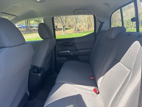 Used 2017 Toyota Tacoma SR5 w/ Tow Package image 10