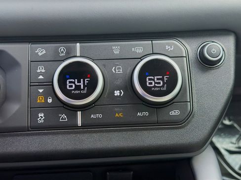 Used 2024 Land Rover Defender 110 X-Dynamic SE AWD/4WD image 13