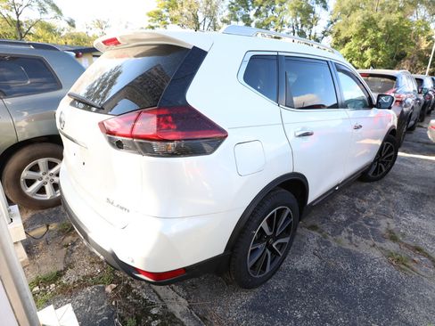 Used 2019 Nissan Rogue SL w/ Premium Package image 4