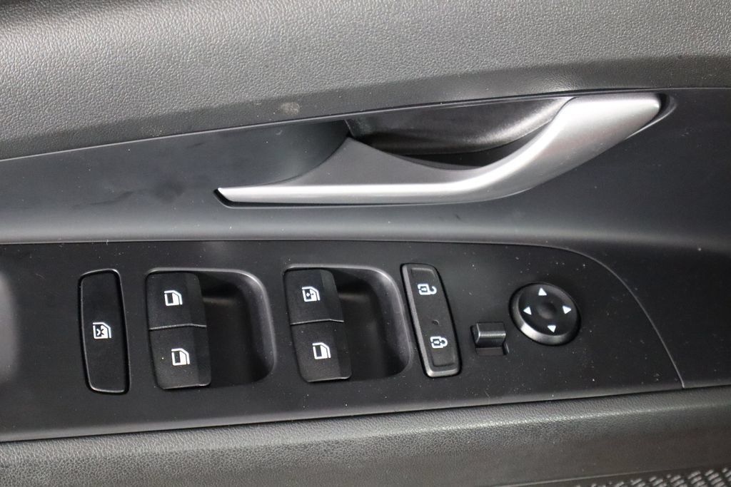 Used 2021 Hyundai Elantra Blue FWD image 19