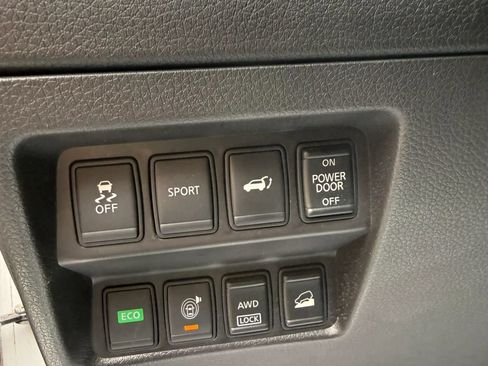 Used 2016 Nissan Rogue SV w/ SV Premium Package AWD/4WD image 23