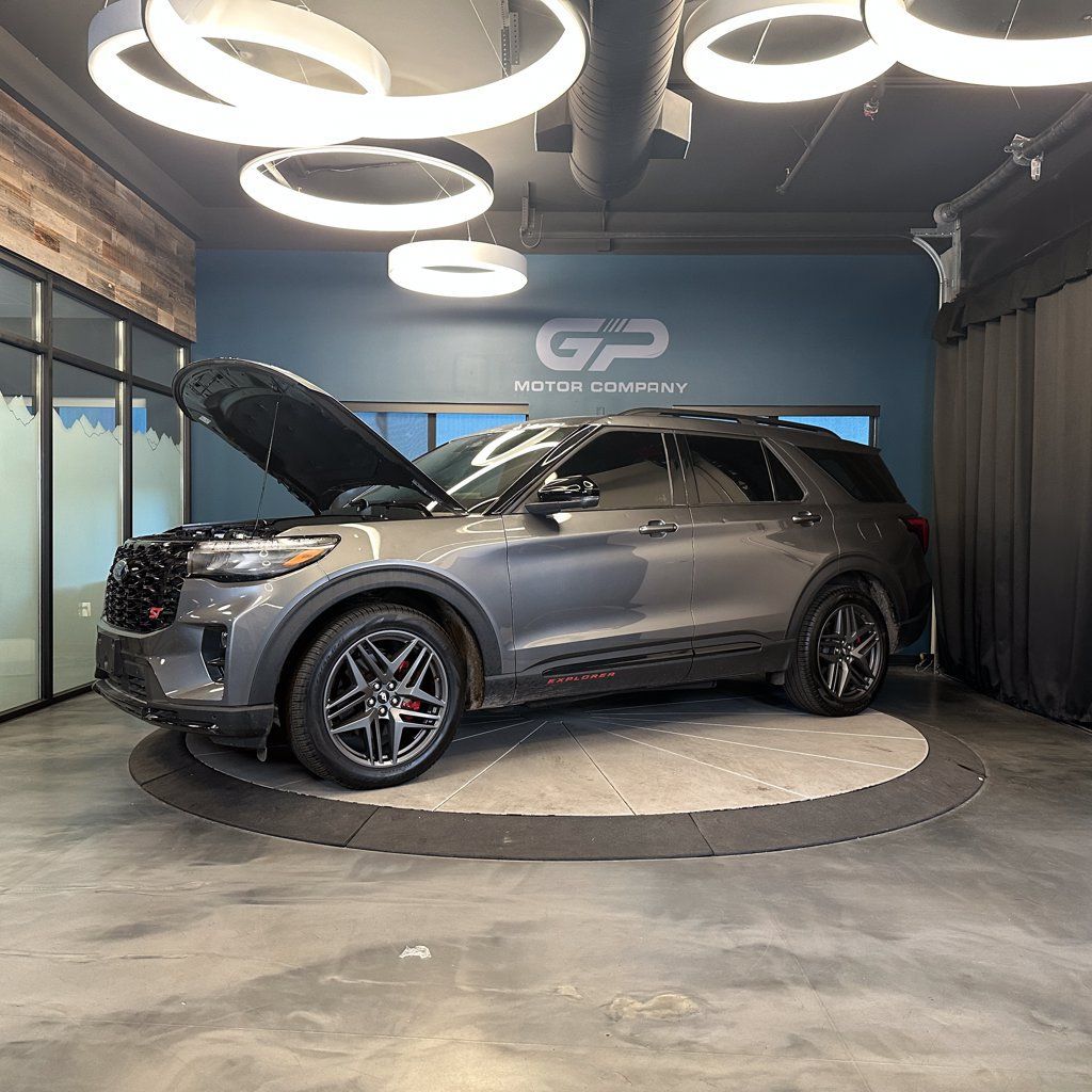 Used 2025 Ford Explorer ST w/ Sun And Sound Package AWD/4WD image 22