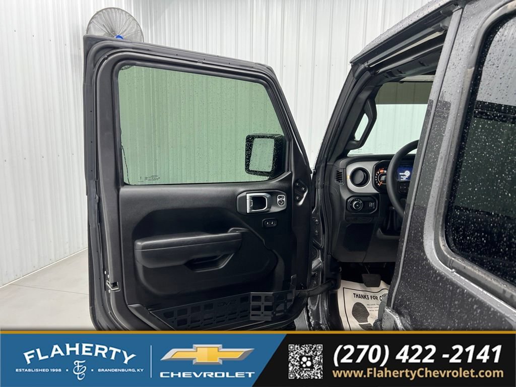 Used 2025 Jeep Wrangler Unlimited Sport AWD/4WD image 8