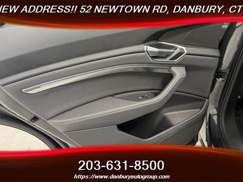 Used 2021 Audi e-tron Premium w/ Convenience Plus Package AWD/4WD image 30