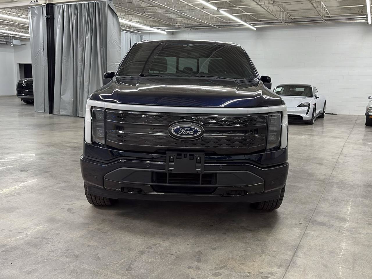 Used 2023 Ford F150 Lightning Platinum AWD/4WD image 3