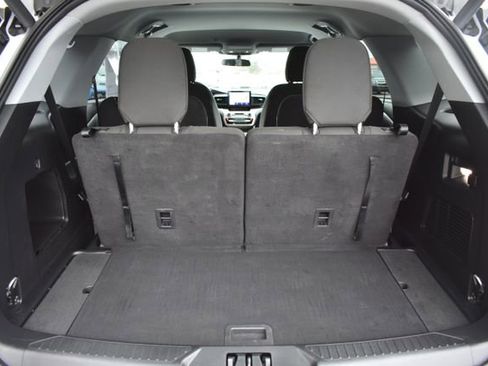 Used 2023 Ford Explorer XLT image 34